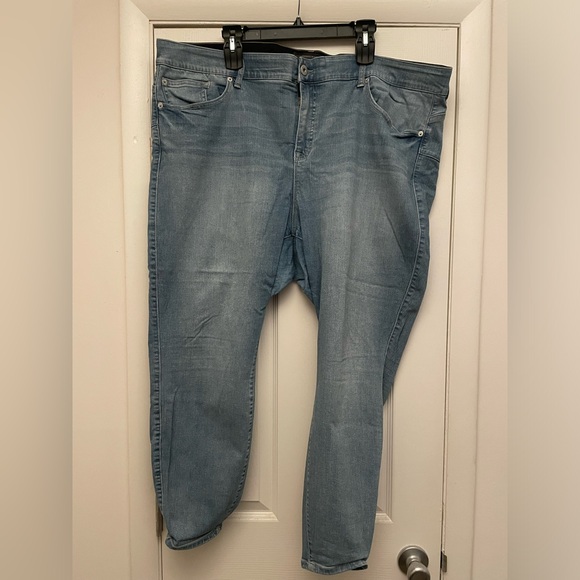 Torrid Light Blue Bombshell Skinny Jeans - Picture 1 of 3